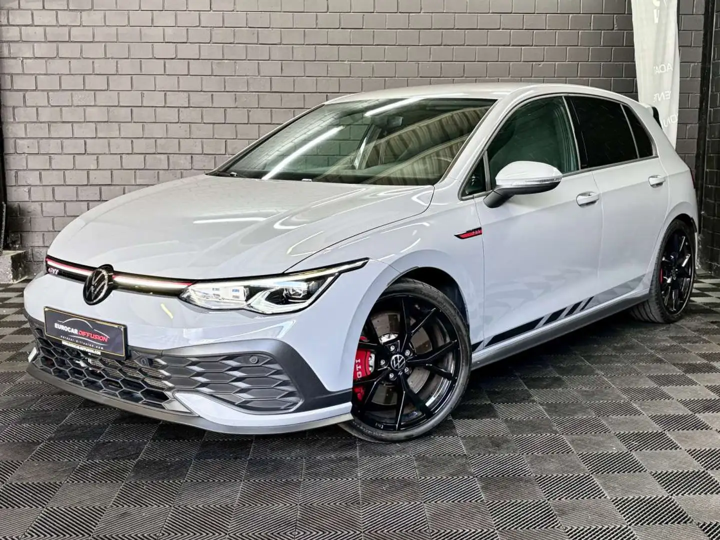 Volkswagen Golf GTI Clubsport 2.0 TSI 300CV DSG7 * 19\ * ACC * Gris - 1