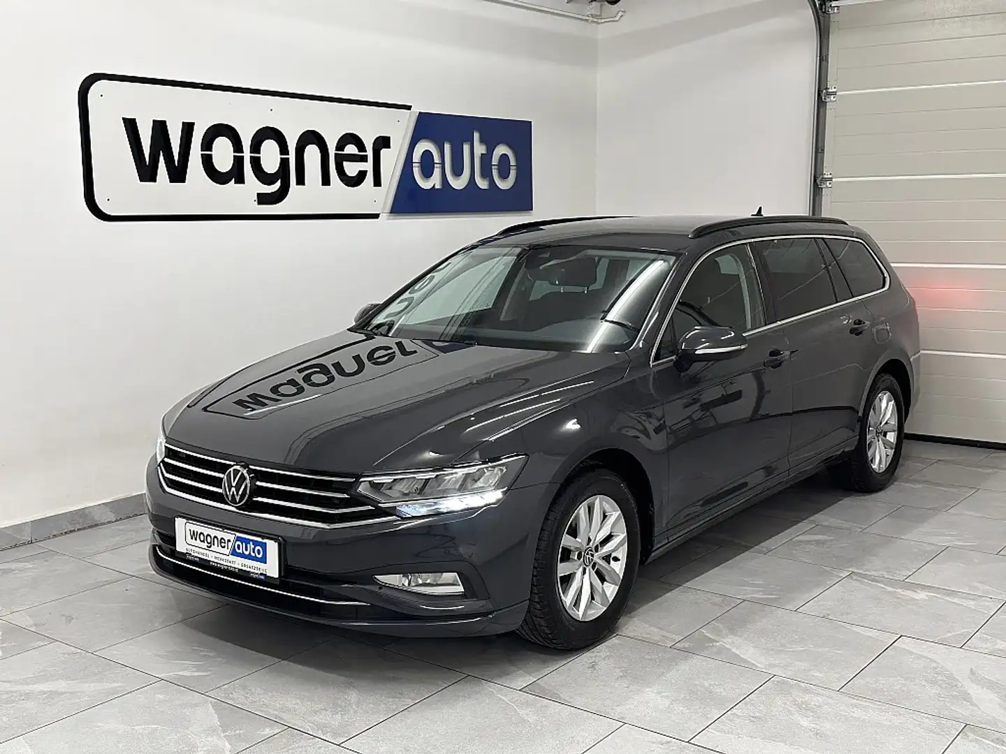 Volkswagen Passat Variant Business 2,0 SCR TDI DSG. LED/ACC/Navi/"Travel ... Gris - 2