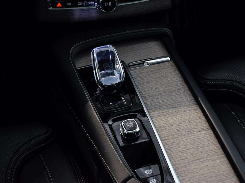 2024 Volvo XC90 T8 eAWD PHEV Ultimate Bright Theme 7-Seater thumb 24