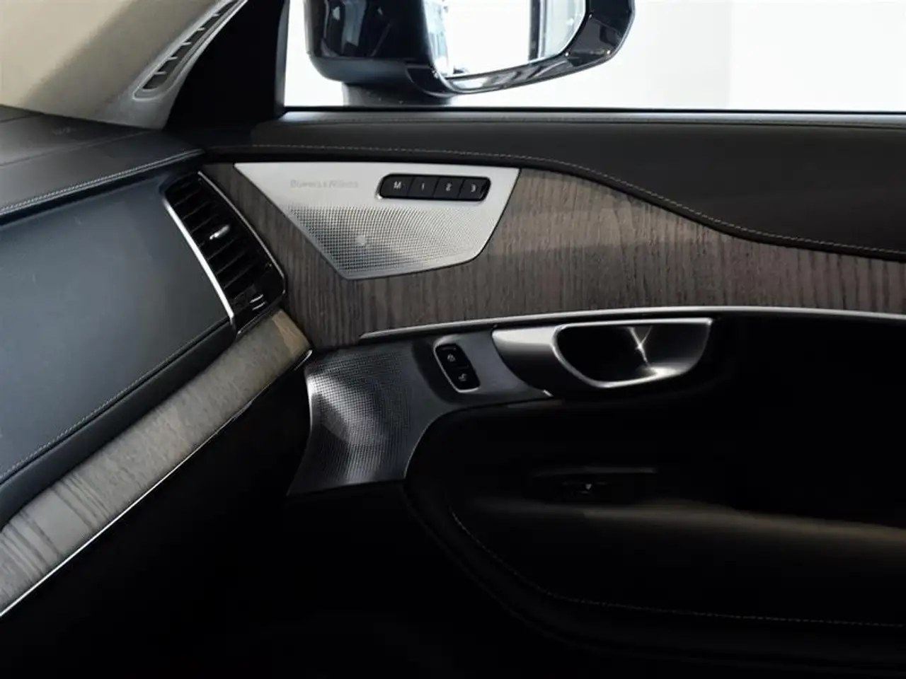 Volvo XC90 снимка Volvo XC90