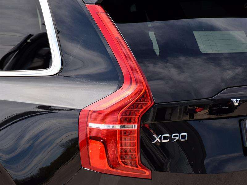 2024 Volvo XC90 T8 eAWD PHEV Ultimate Bright Theme 7-Seater thumb 8