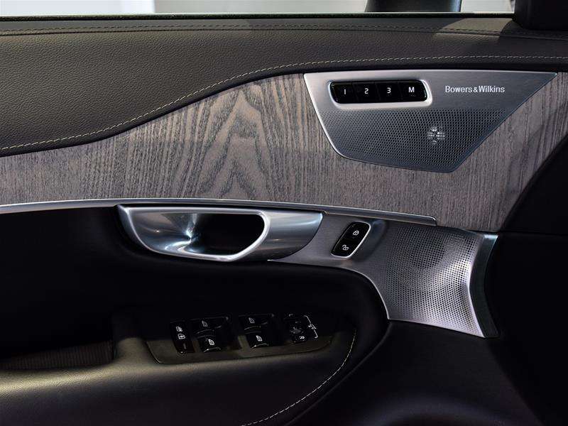 2024 Volvo XC90 T8 eAWD PHEV Ultimate Bright Theme 7-Seater thumb 18