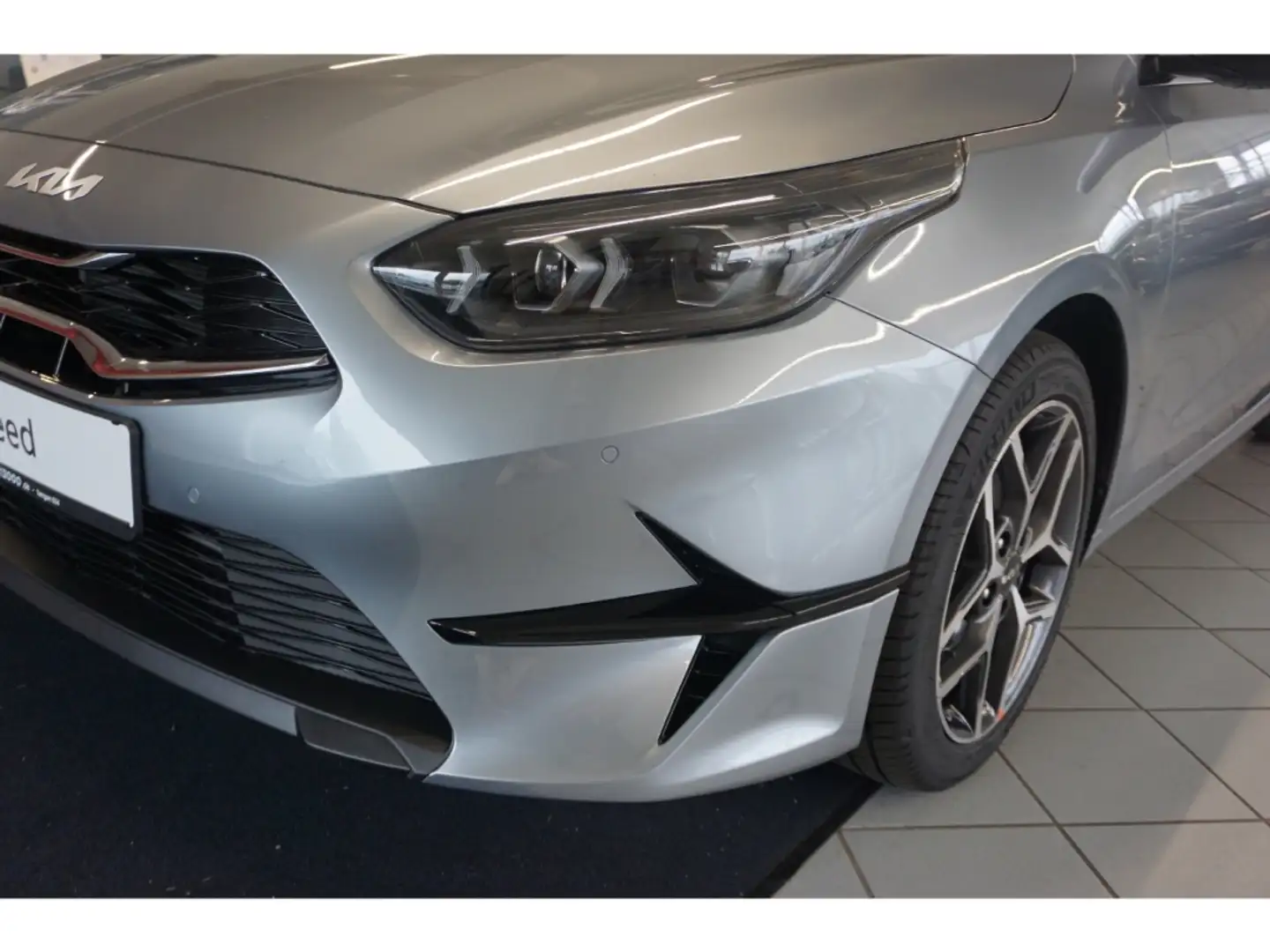 Kia Ceed / cee'd 1.5 T-GDI 140 Spirit Navi LED Kamera 17''LM DAB SH Grau - 2