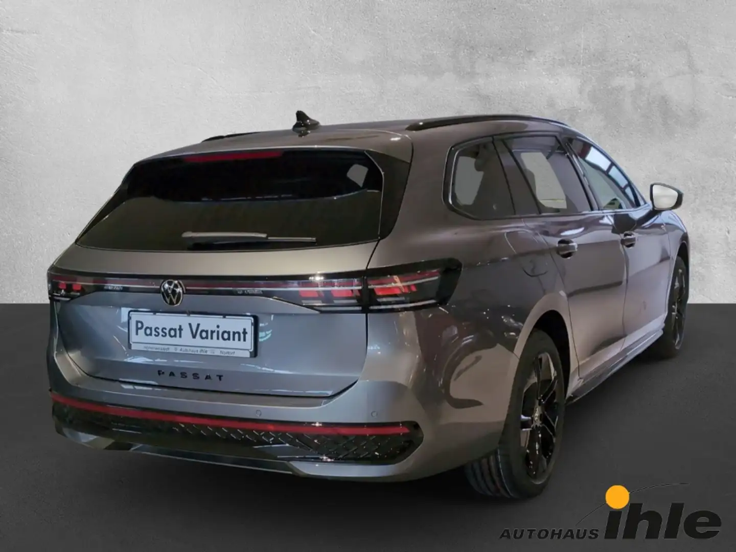Volkswagen Passat Variant 1,5 TSI eHybrid DSG R-Line Black Style Grau - 2