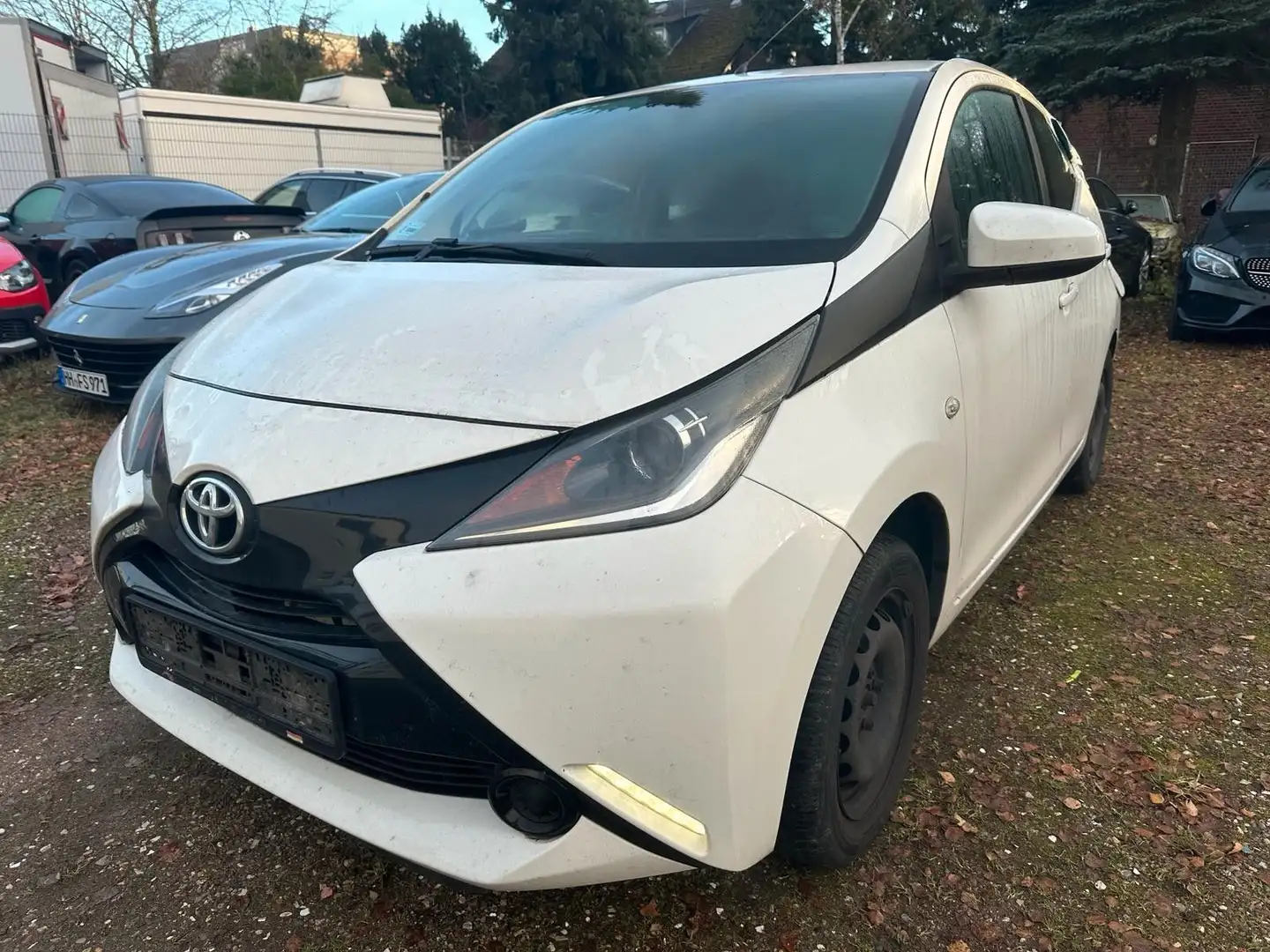 Toyota Aygo AYGO x-play Blanc - 1