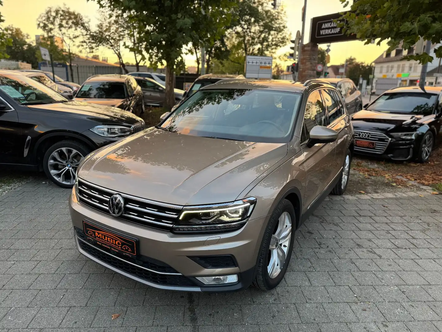 Volkswagen Tiguan Highline BMT/Start-Stopp Beige - 1