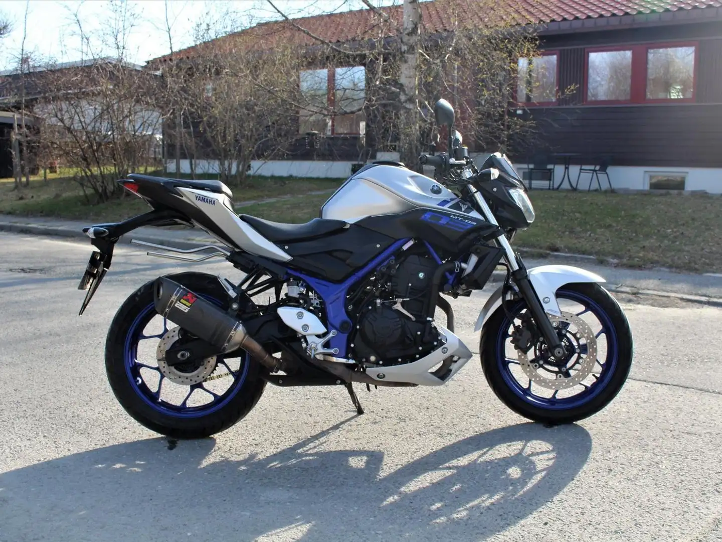 Yamaha MT-03 Silber - 2
