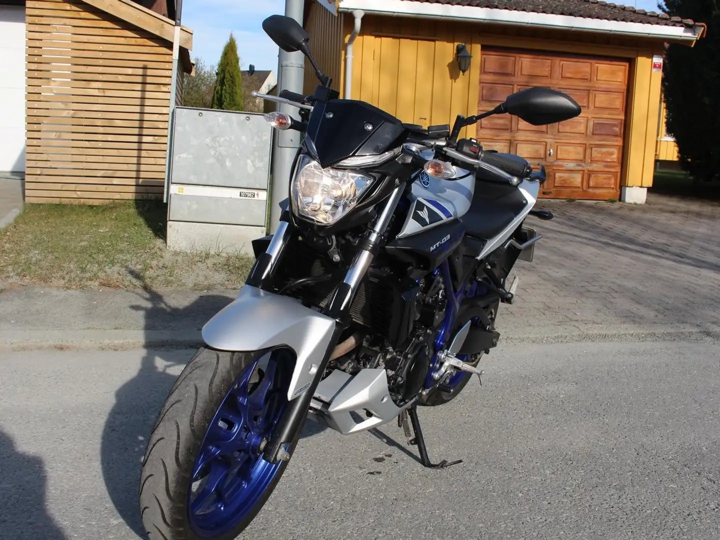 Yamaha MT-03 Silber - 1