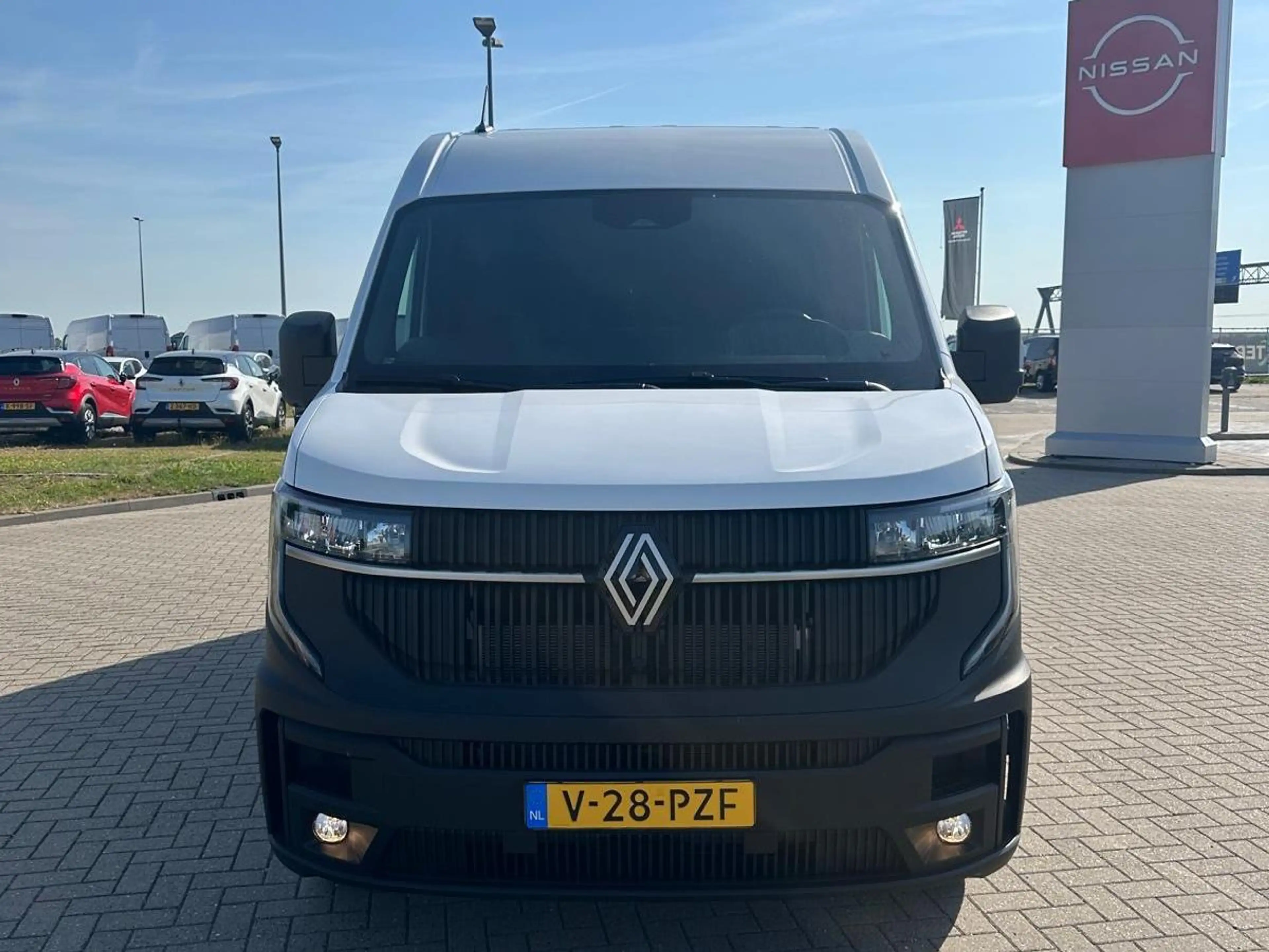 Renault Master E-Tech GB L2H2 T35 E-Tech 140 pk long range advanc — photo 2