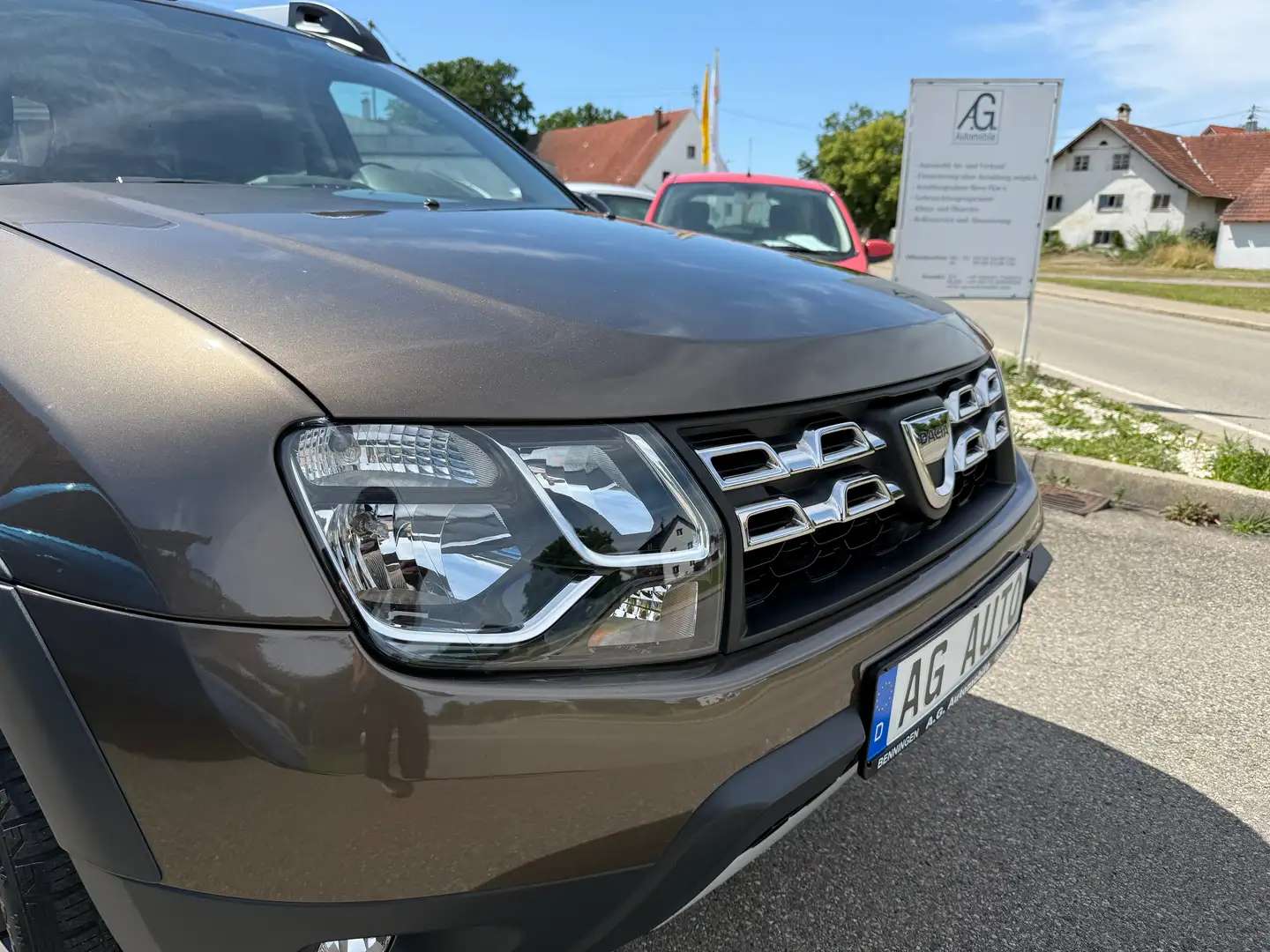 Dacia Duster +Garantie Navi Tempomat Klima TÜV+Service NEU Braun - 2