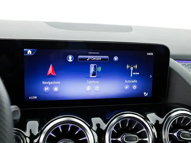 Mercedes-Benz GLA view 13
