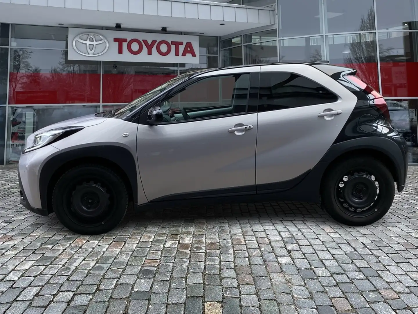 Toyota Aygo X 1,0 l JBL Edition CVT *Sondermodell* Argent - 2