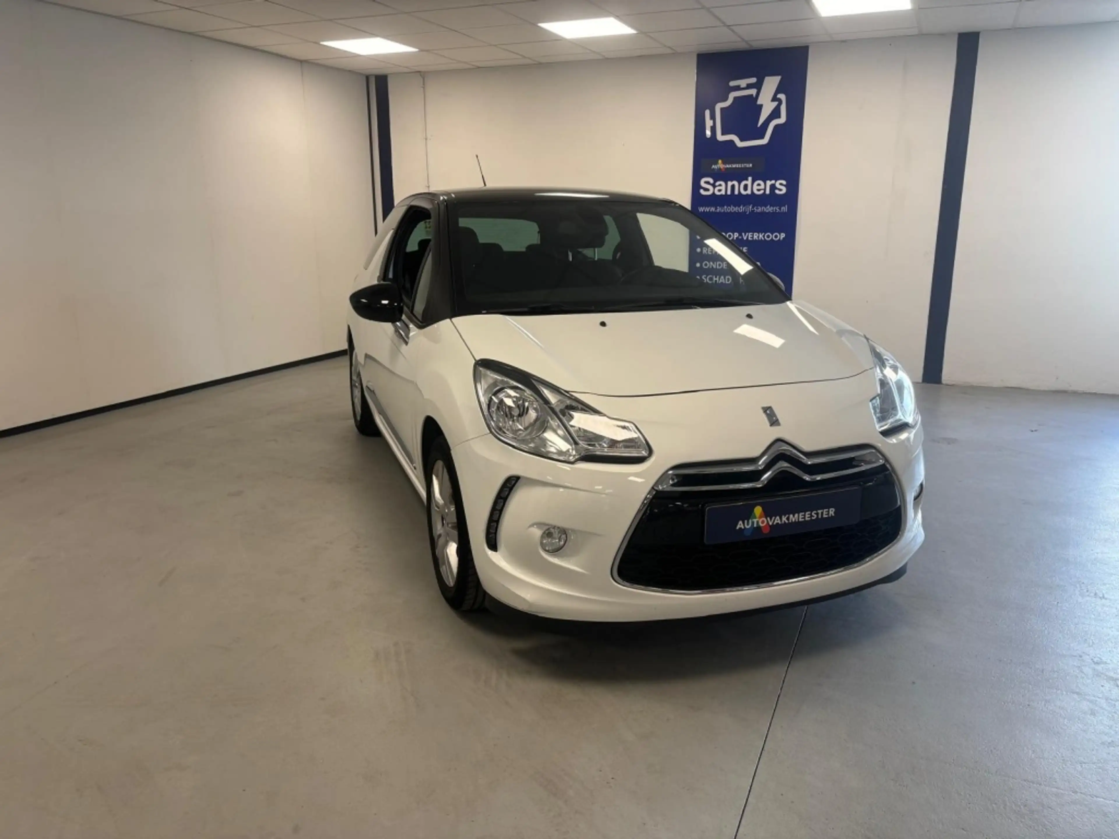 DS Automobiles DS 3 1.2 So Chic zwarte hemel/clima — photo 3