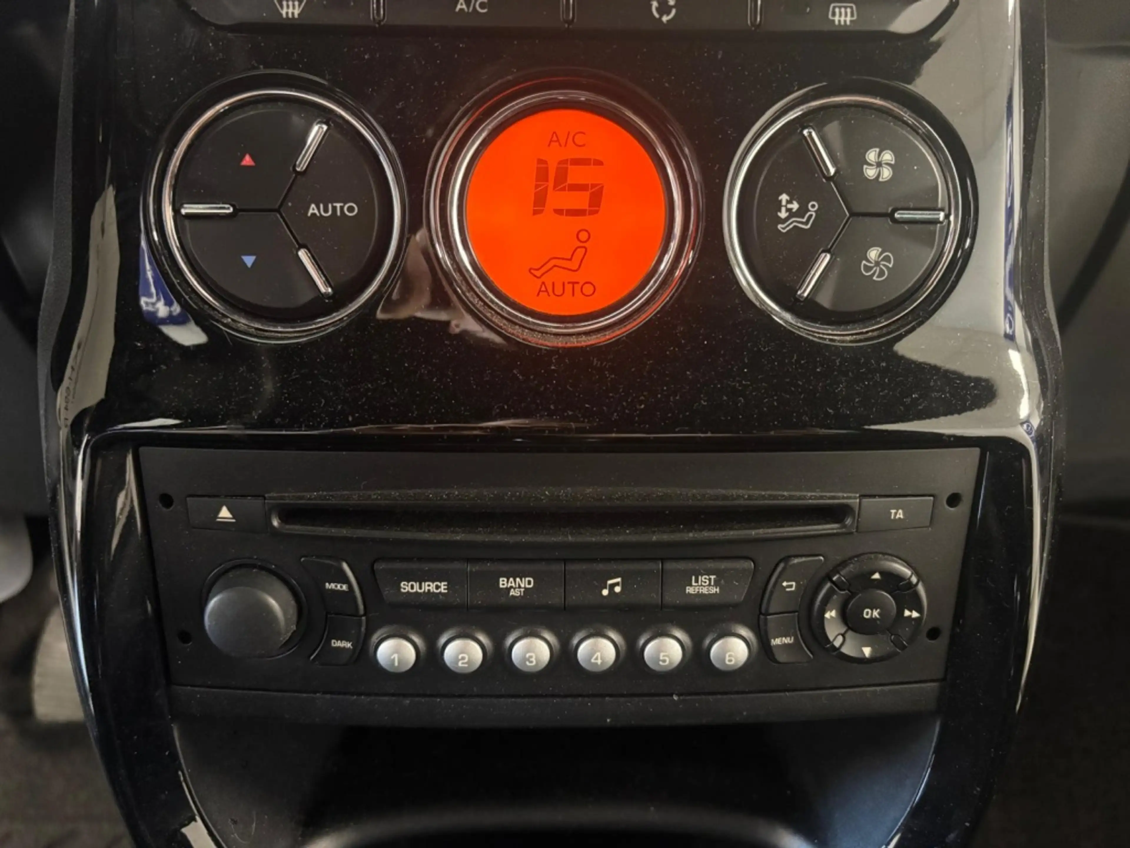 DS Automobiles DS 3 1.2 So Chic zwarte hemel/clima — photo 14