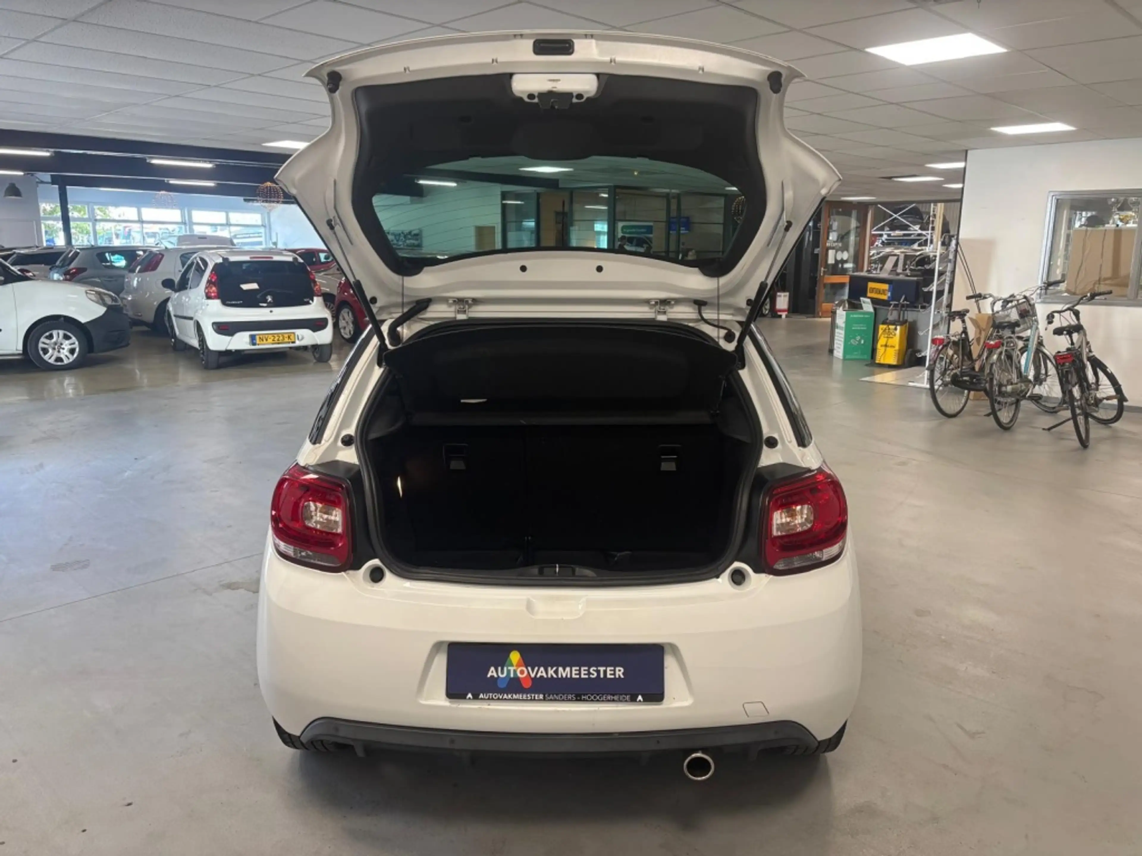 DS Automobiles DS 3 1.2 So Chic zwarte hemel/clima — photo 6