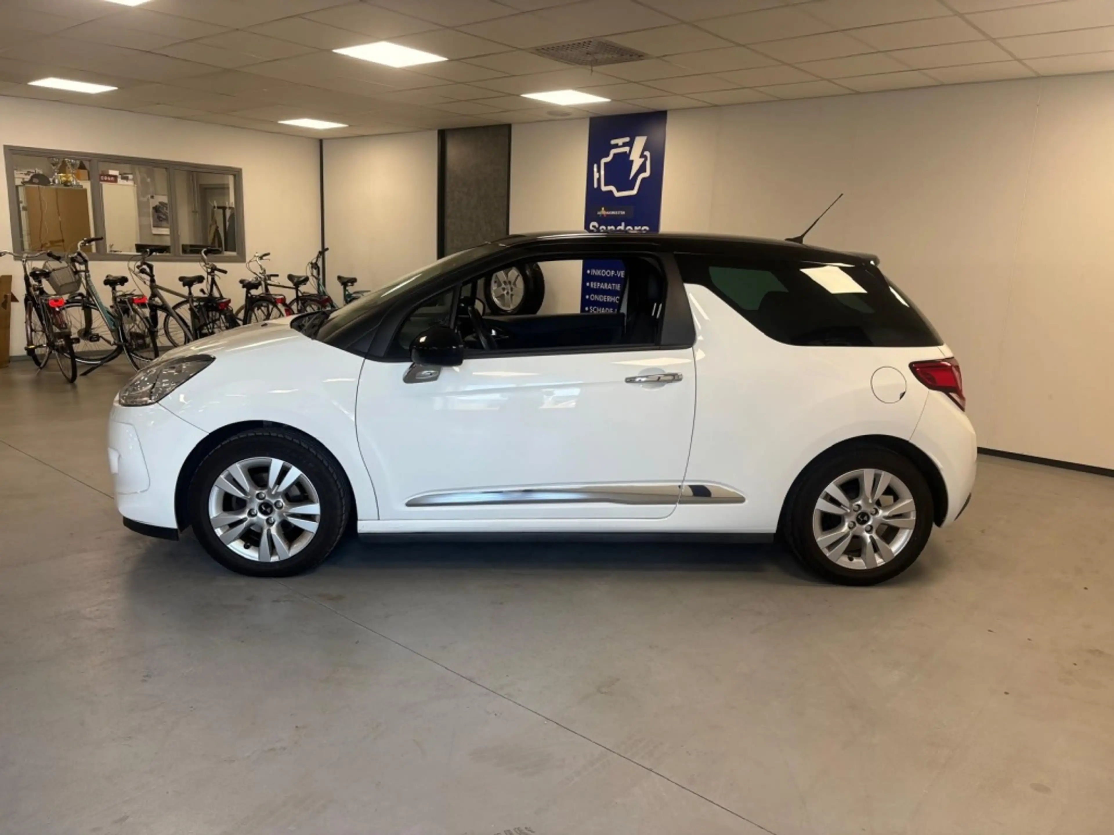 DS Automobiles DS 3 1.2 So Chic zwarte hemel/clima — photo 4