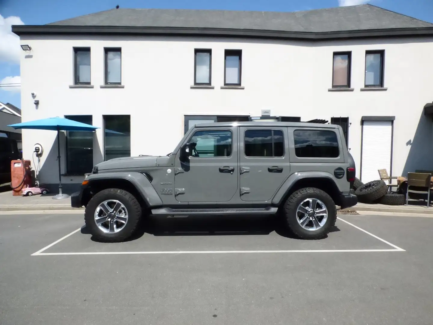 Jeep Wrangler 2.0 Turbo Sahara Unlimited **24000km** Gris - 2