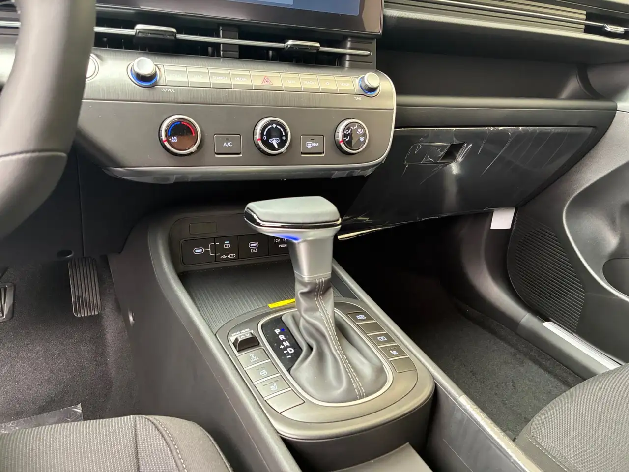Hyundai KONA photo Hyundai KONA
