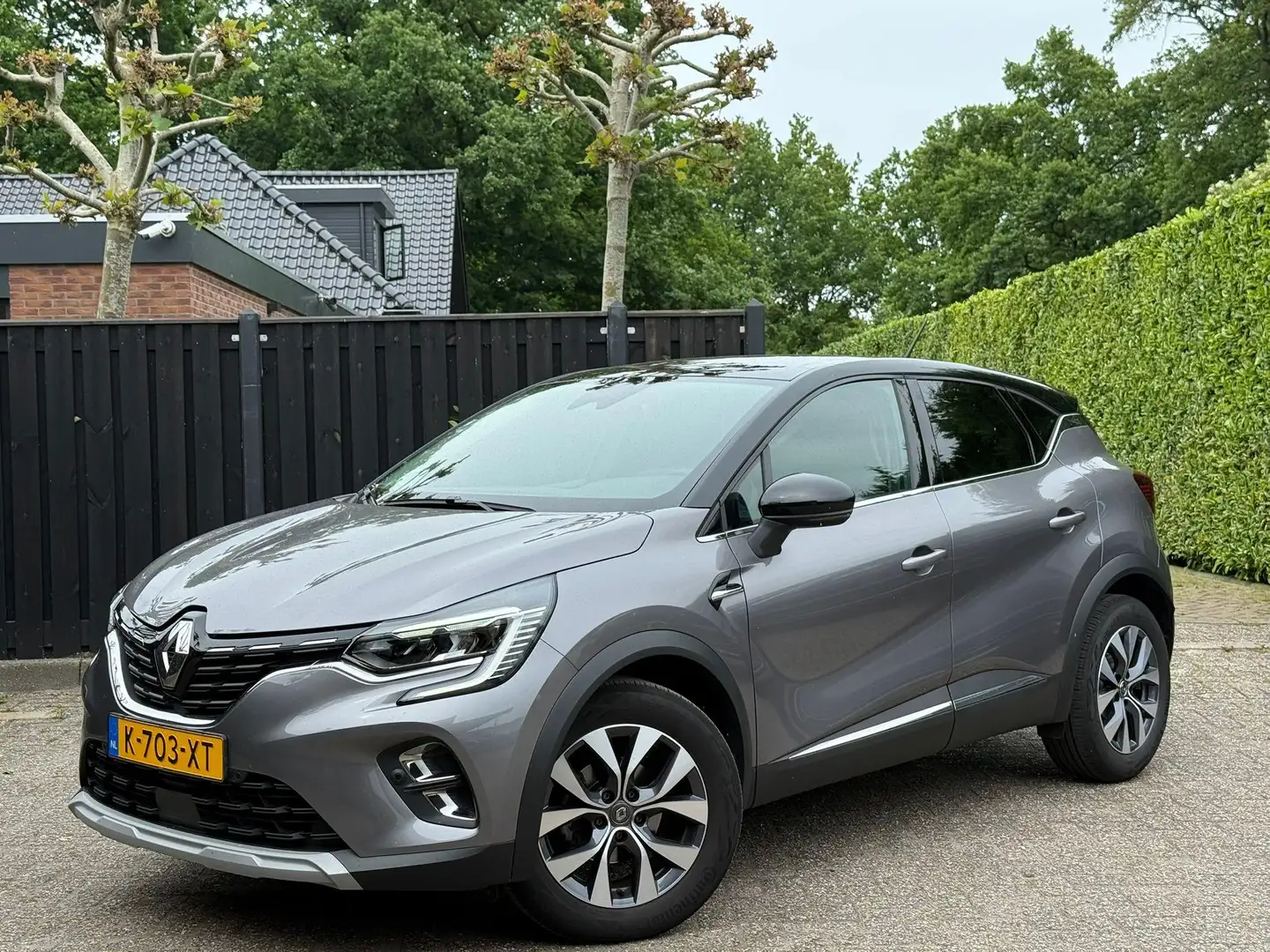 Renault Captur 1.0 TCe 100 Bi-Fuel Intens Gris - 1
