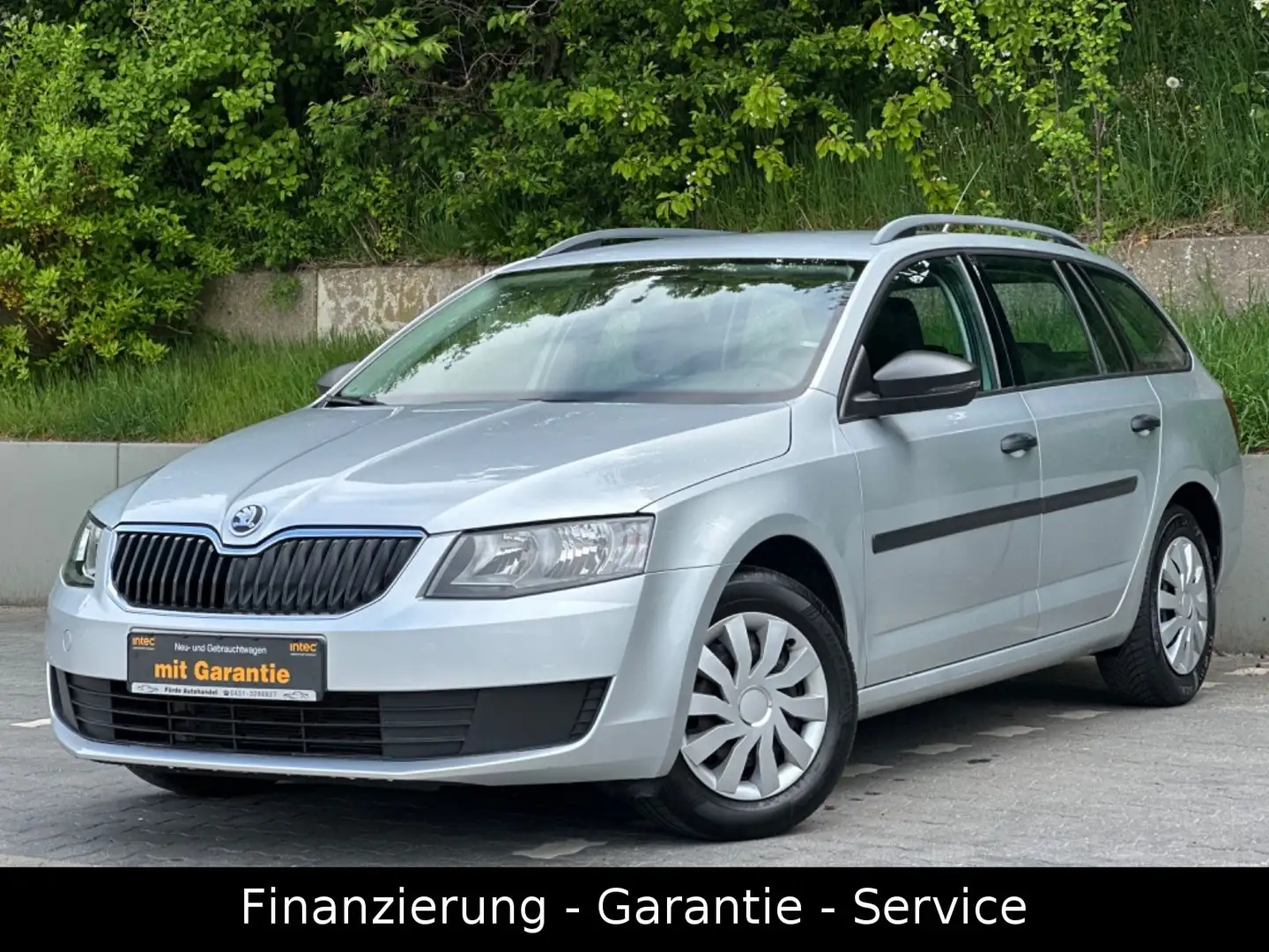 Skoda Octavia 1.2 TSI Combi/1 HAND/ERST 74TKM/AHK/TÜV Silber - 1
