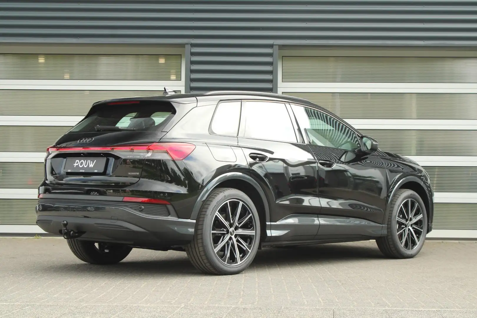 Audi Q4 e-tron 45 286pk quattro Advanced edition 82 kWh | LMV20" Černá - 2