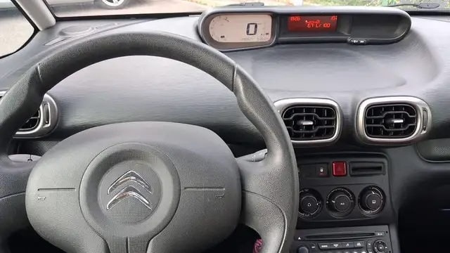 Citroen C3 Picasso view 12