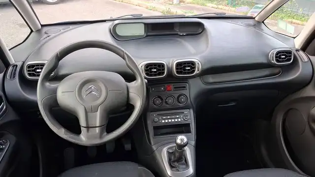 Citroen C3 Picasso view 11