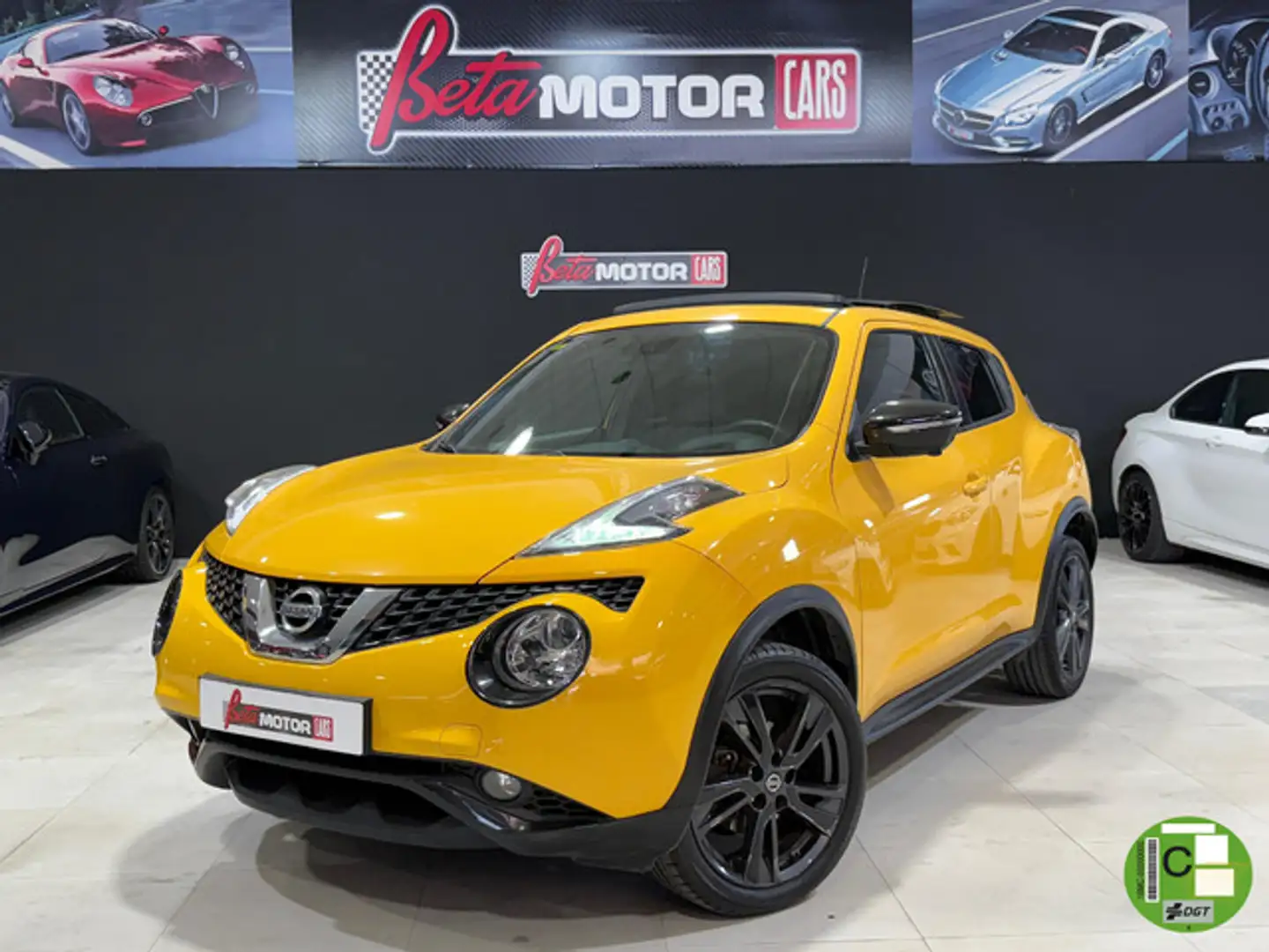 Nissan Juke 1.2 DIG-T N-Connecta 4x2 115 Amarillo - 1