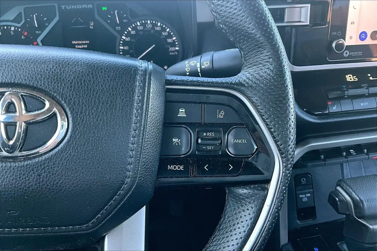 Toyota Tundra снимка Toyota Tundra
