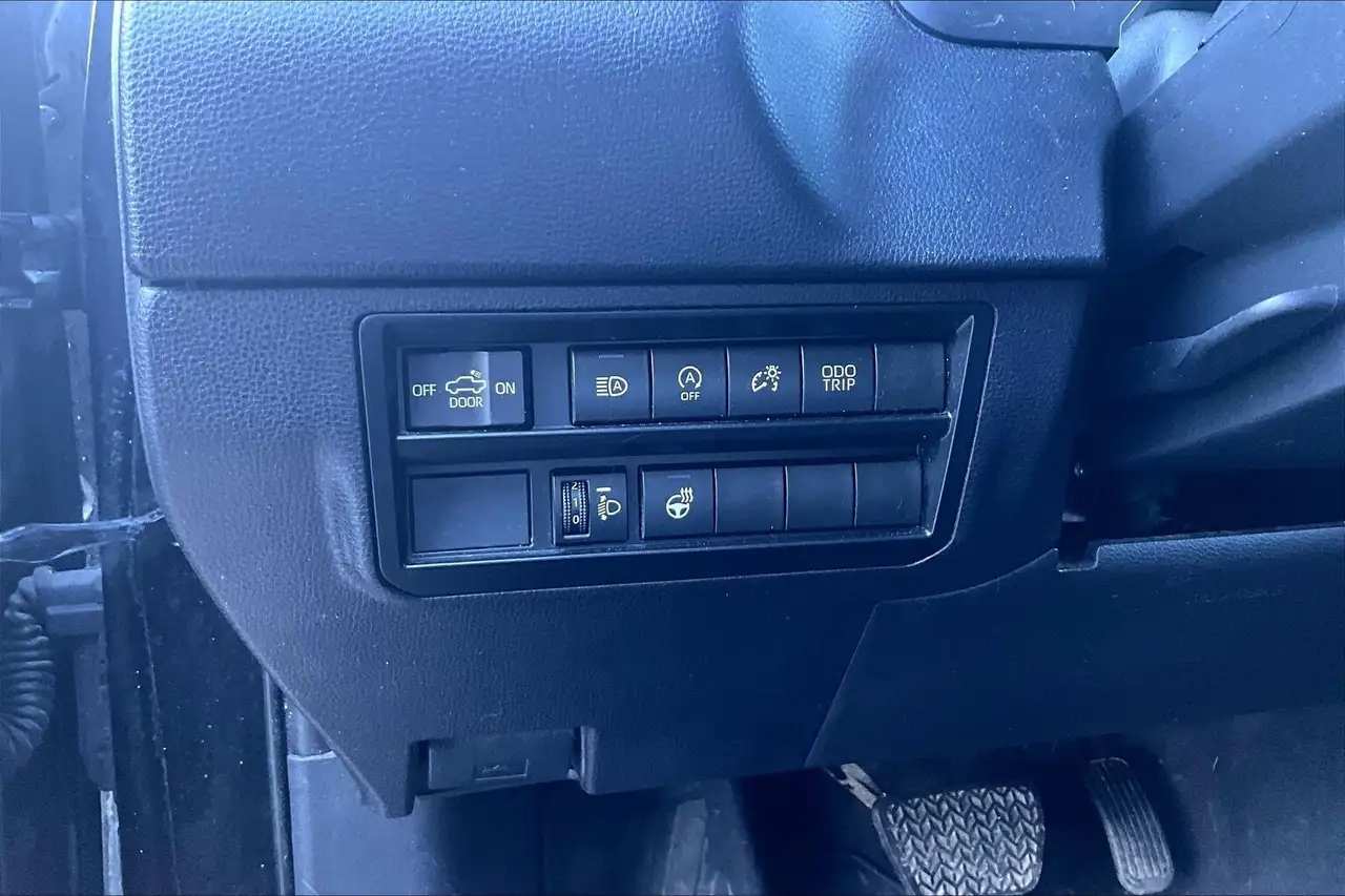 Toyota Tundra снимка Toyota Tundra