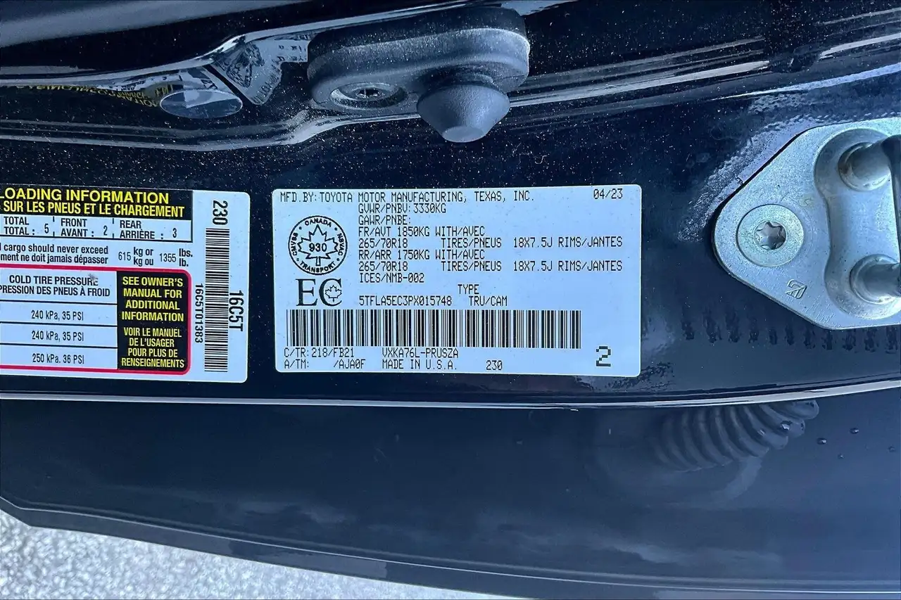 Toyota Tundra снимка Toyota Tundra