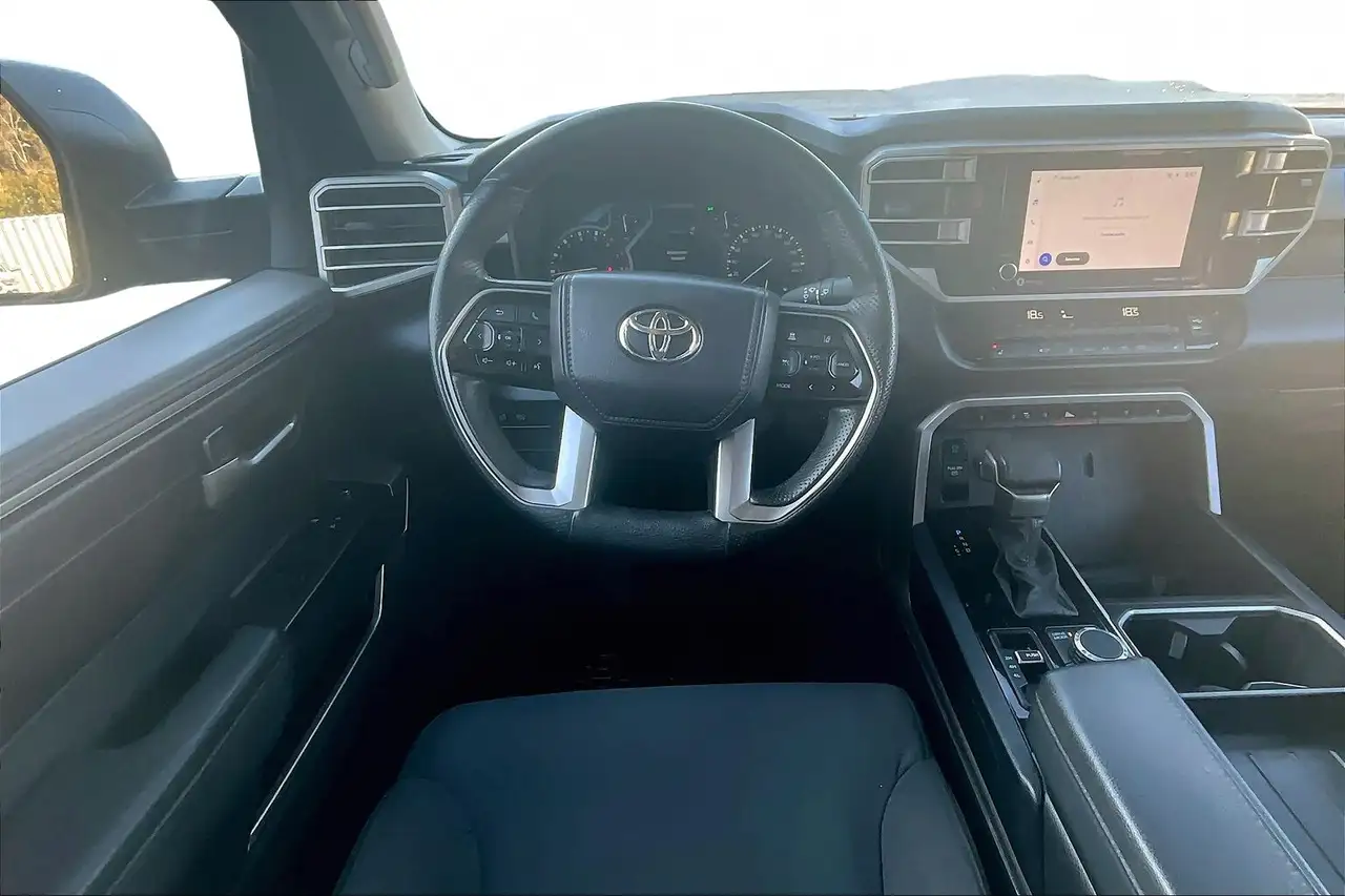 Toyota Tundra снимка Toyota Tundra
