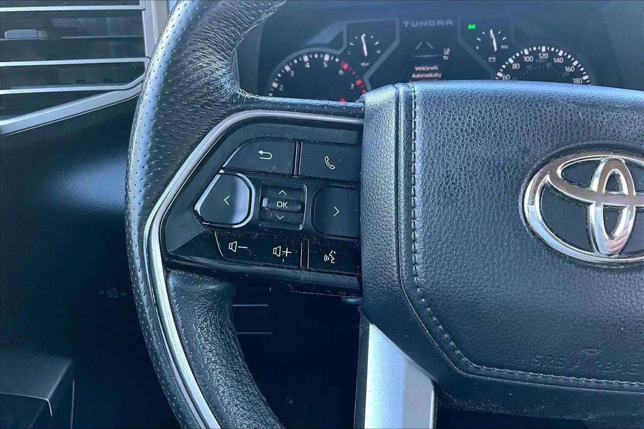 Toyota Tundra снимка Toyota Tundra