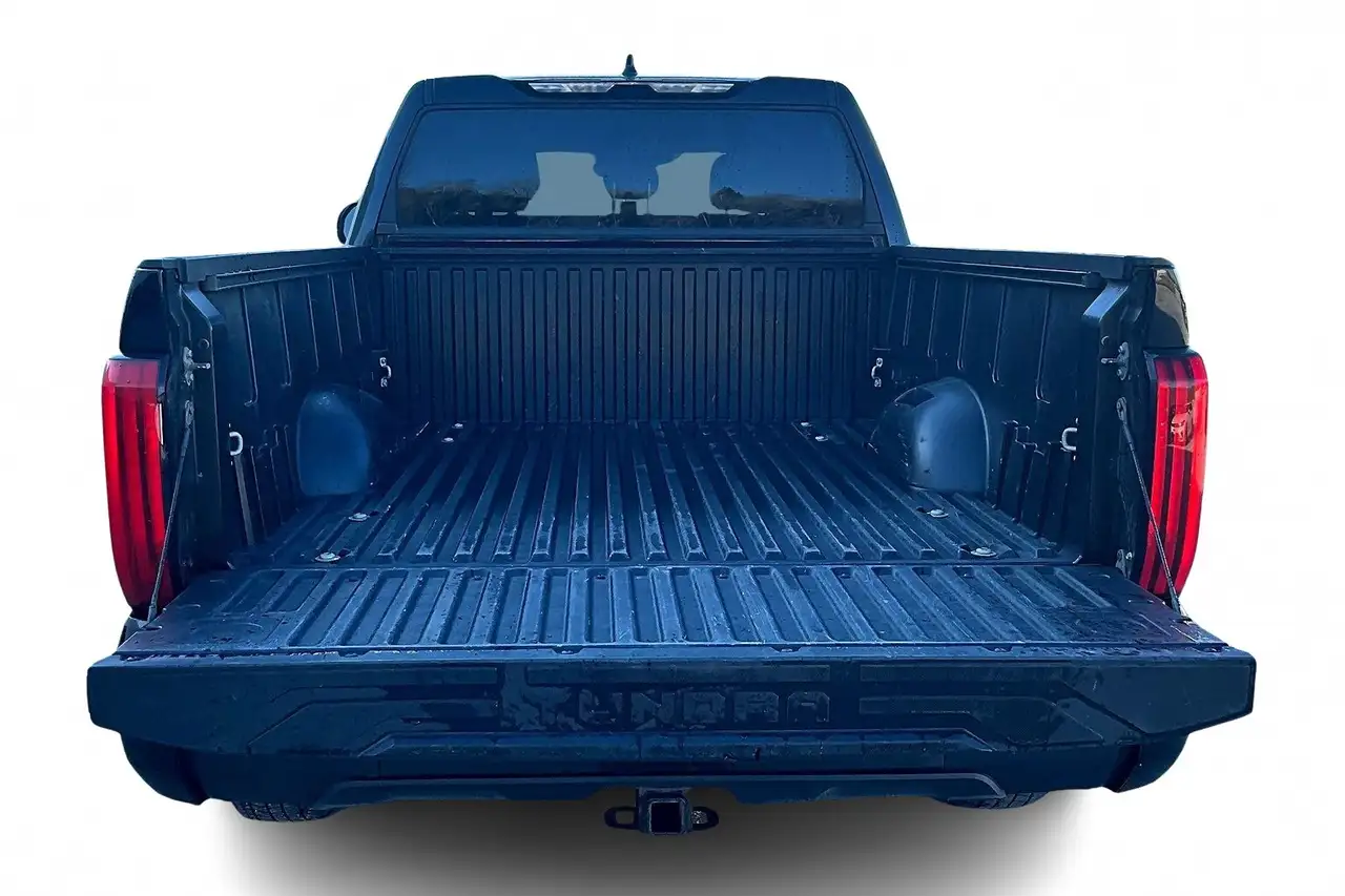 Toyota Tundra снимка Toyota Tundra