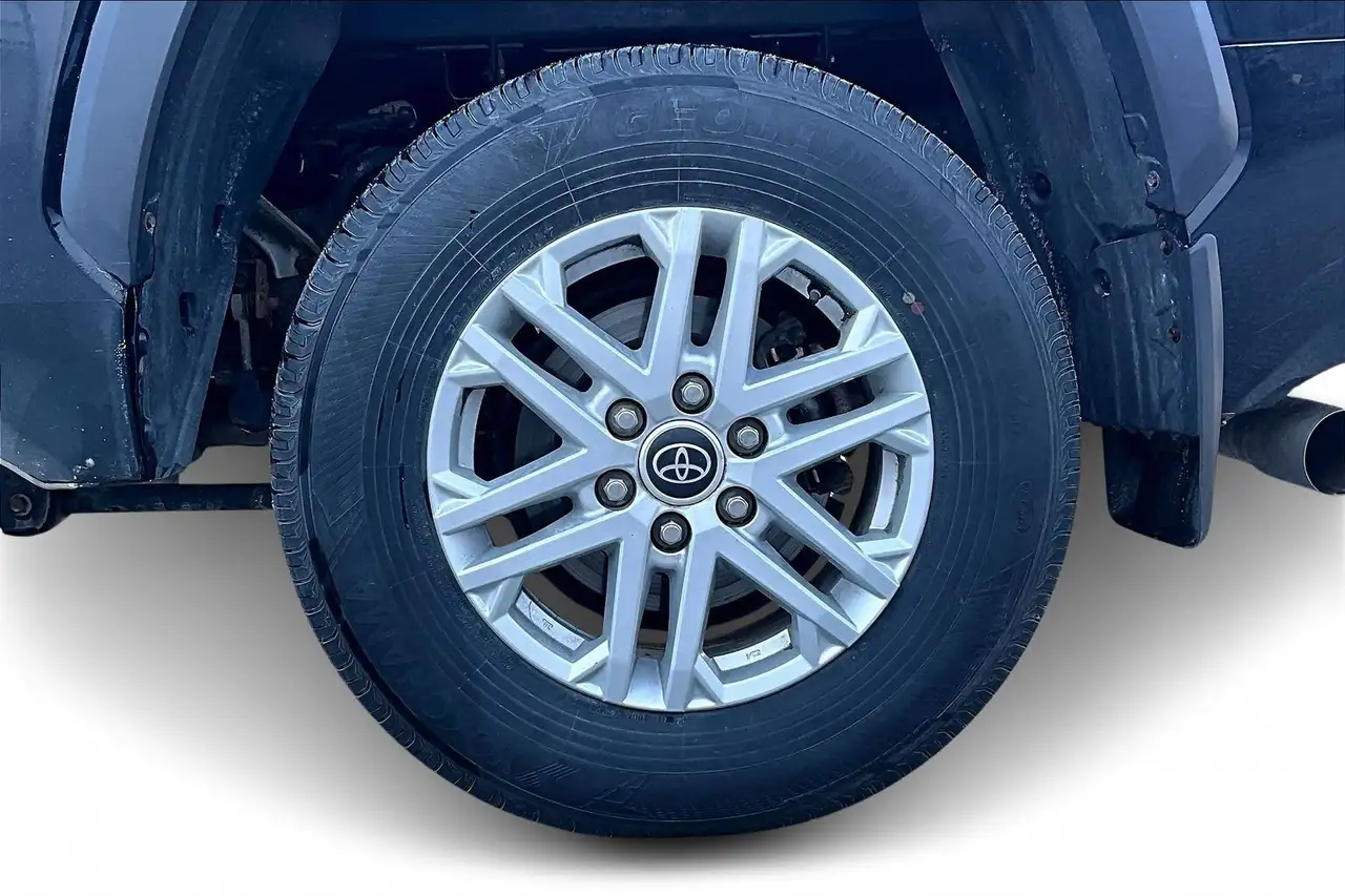 Toyota Tundra снимка Toyota Tundra