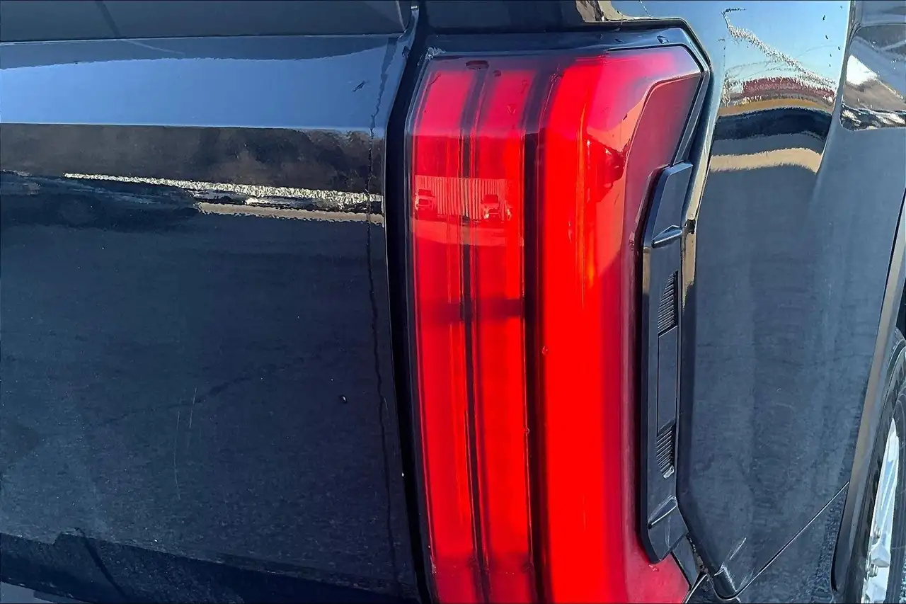 Toyota Tundra снимка Toyota Tundra