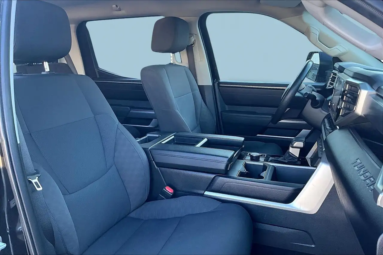Toyota Tundra снимка Toyota Tundra