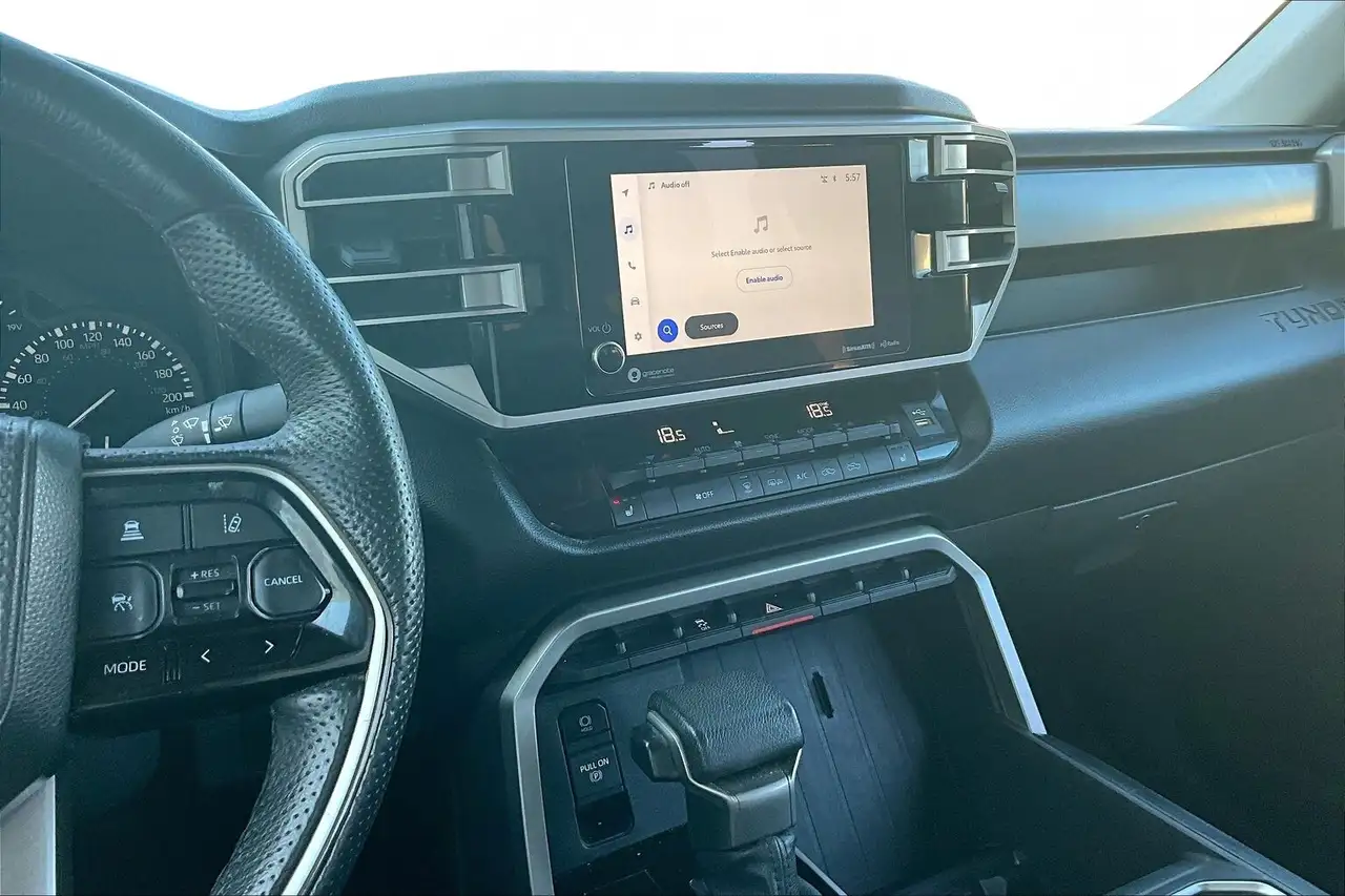 Toyota Tundra снимка Toyota Tundra