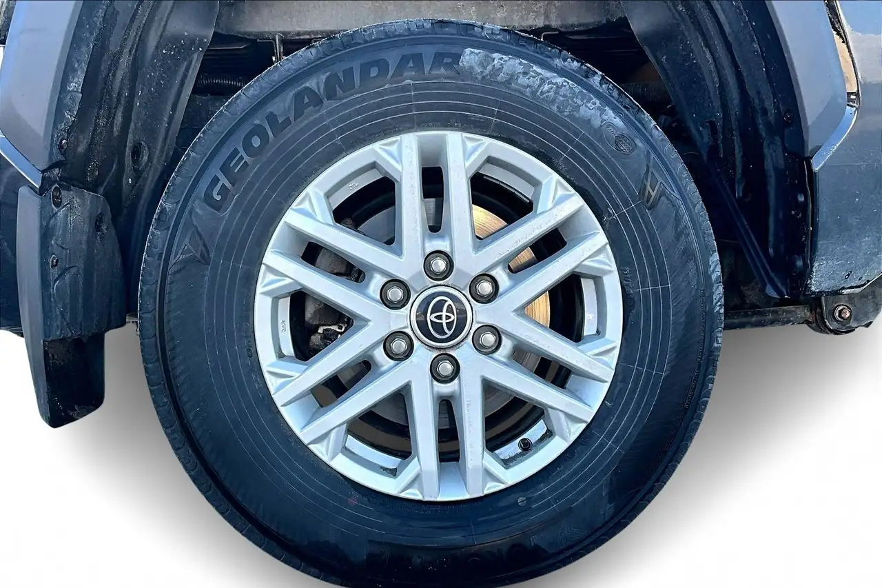 Toyota Tundra снимка Toyota Tundra
