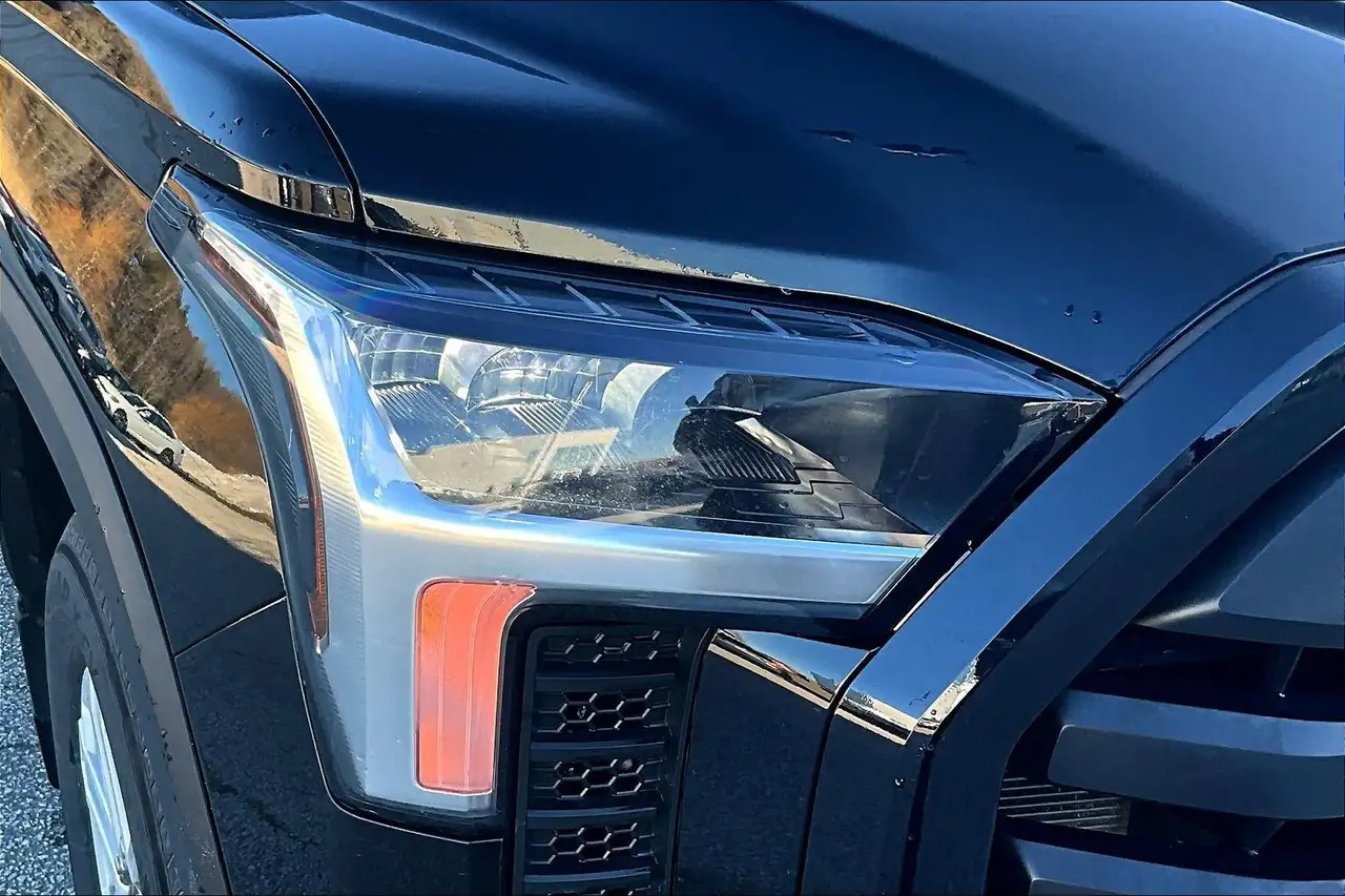 Toyota Tundra снимка Toyota Tundra