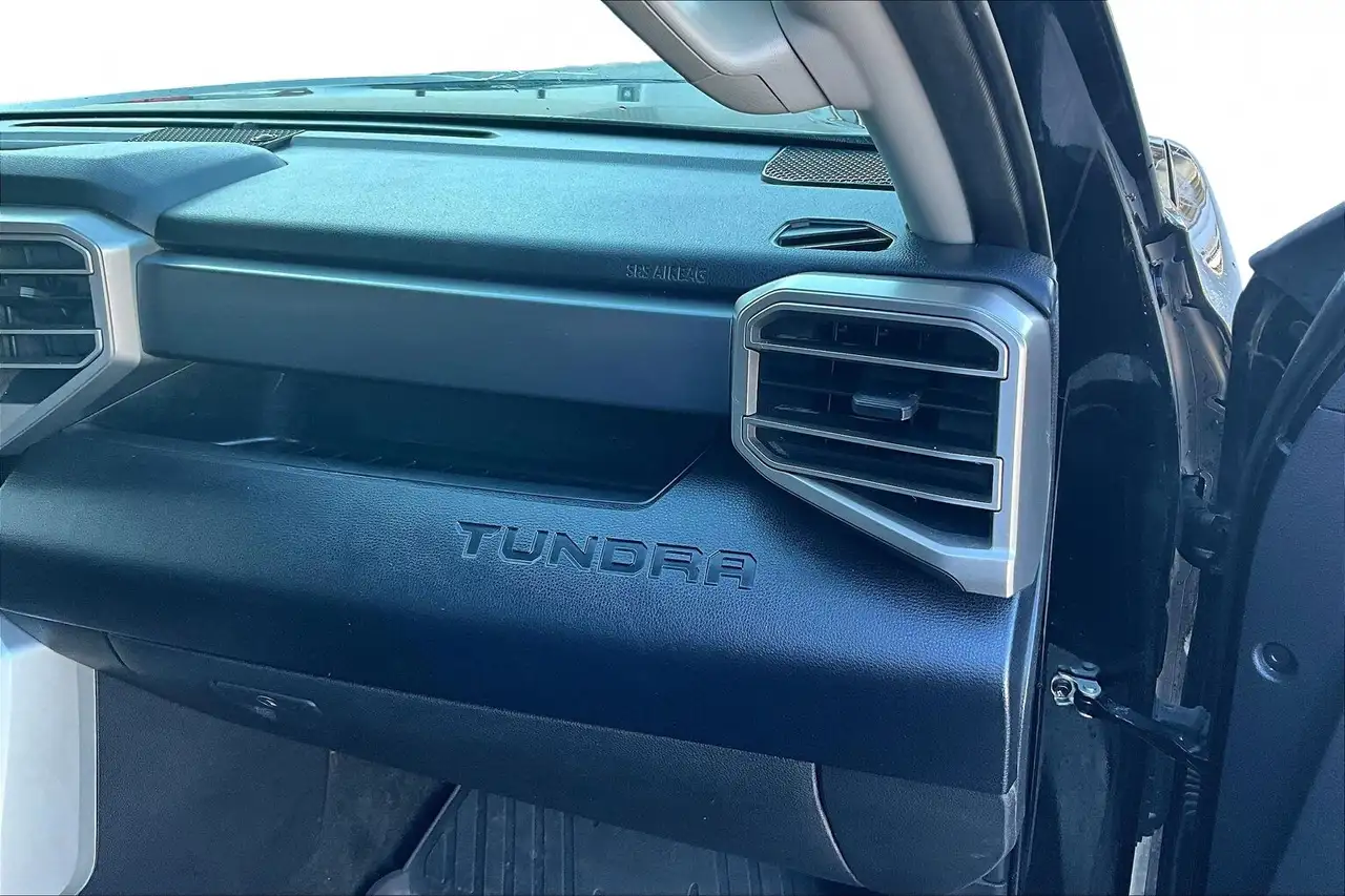 Toyota Tundra снимка Toyota Tundra