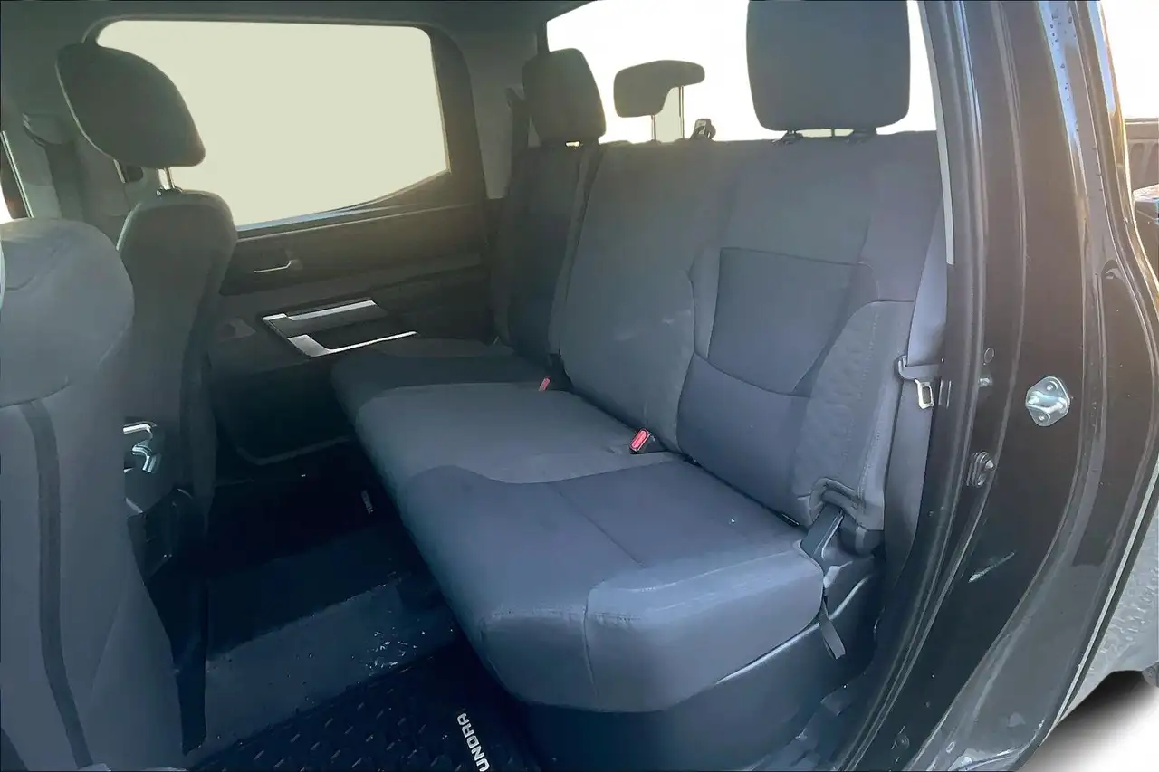 Toyota Tundra снимка Toyota Tundra