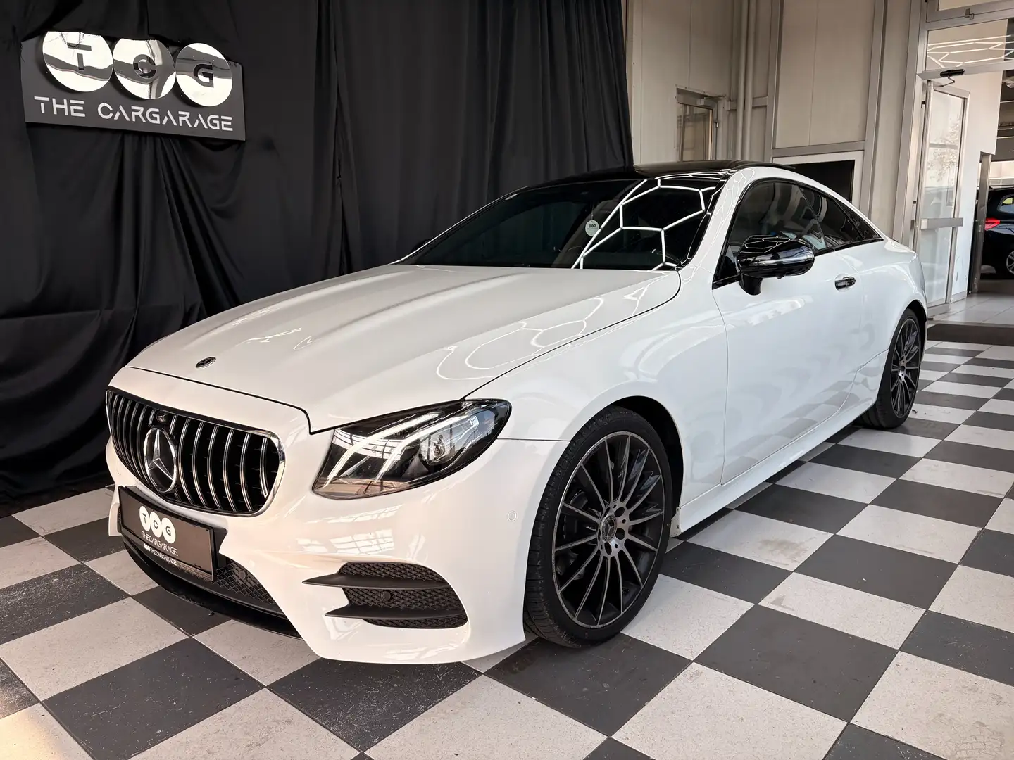 Mercedes-Benz E 200 E 200 (238.342) Weiß - 1