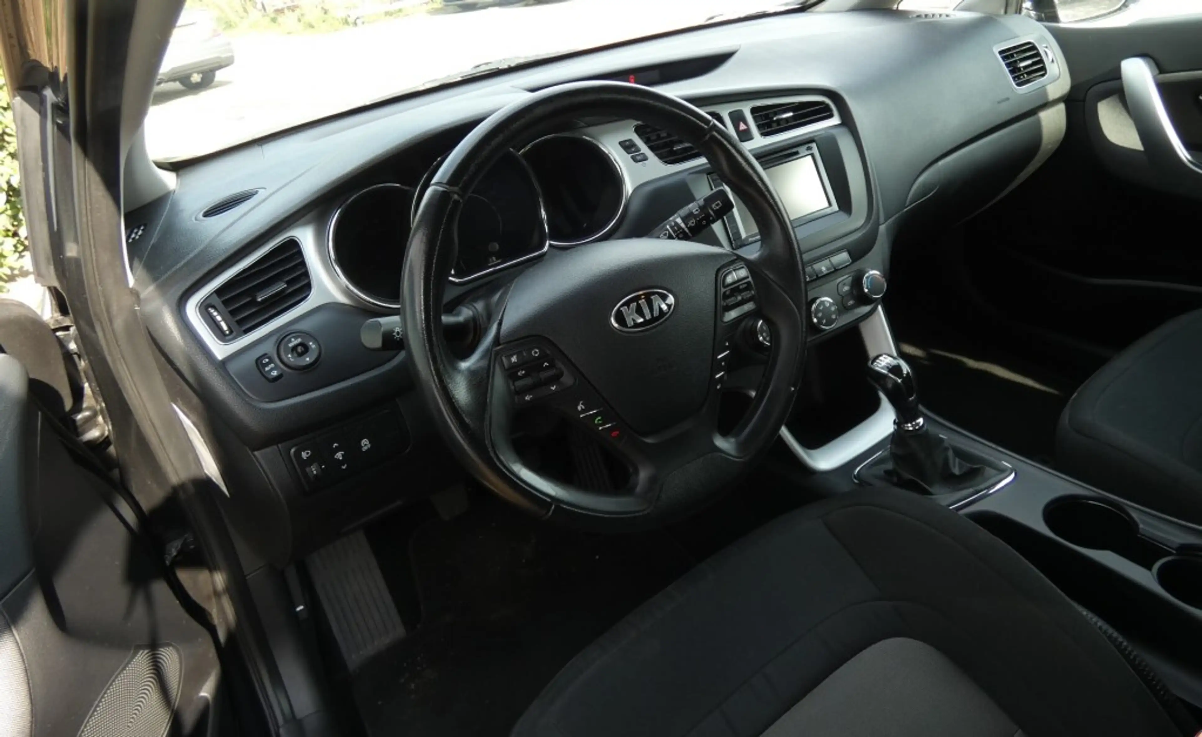 Kia Ceed / cee'd 1.6 GDI 20TH ANNIVERSARY,Airco,Cruise,Bltooth,Navi — photo 11
