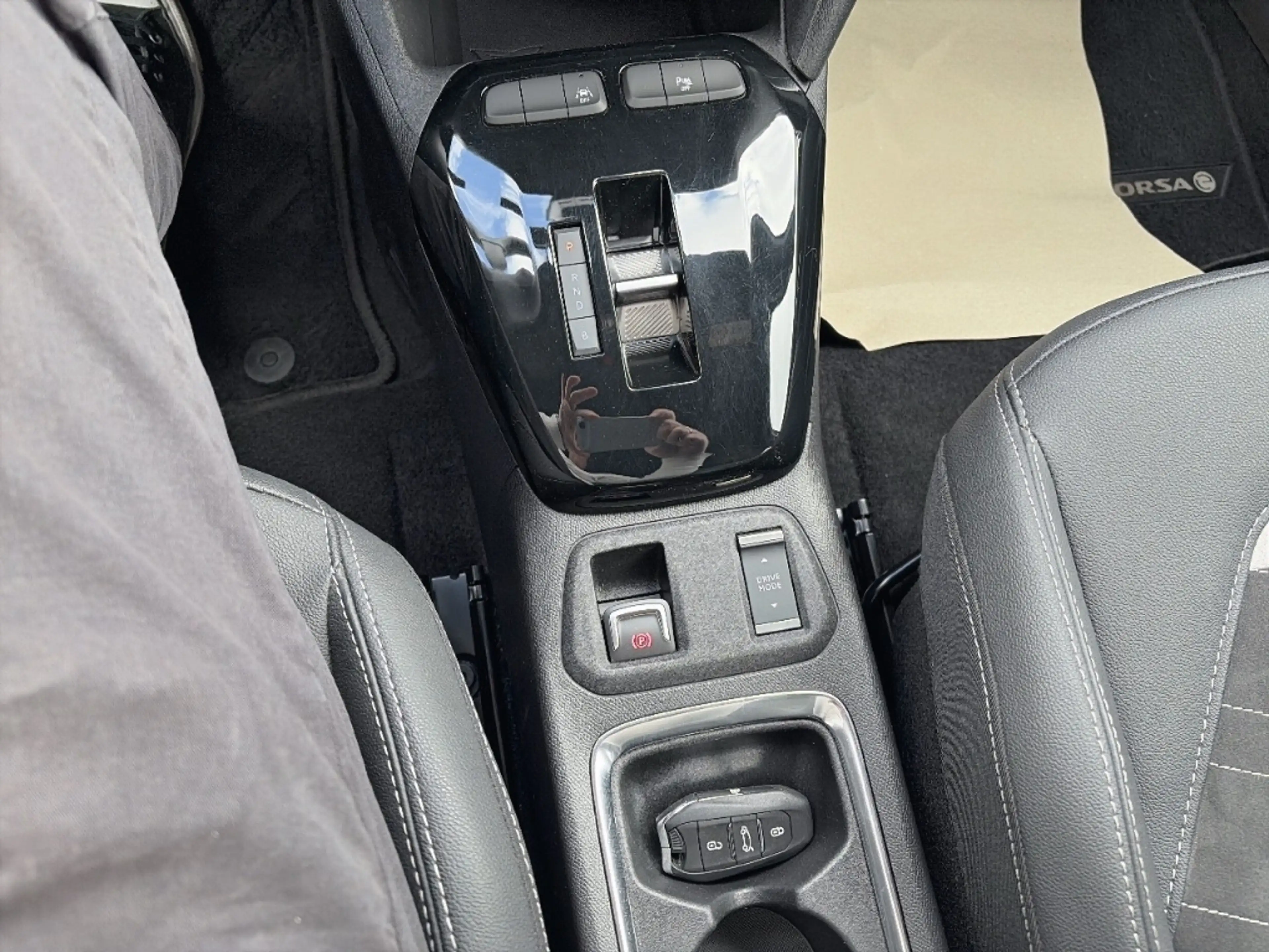 Opel Corsa-e GS 11kW Ultimate Navi Leder Massagesitze Matrix-Li — photo 12
