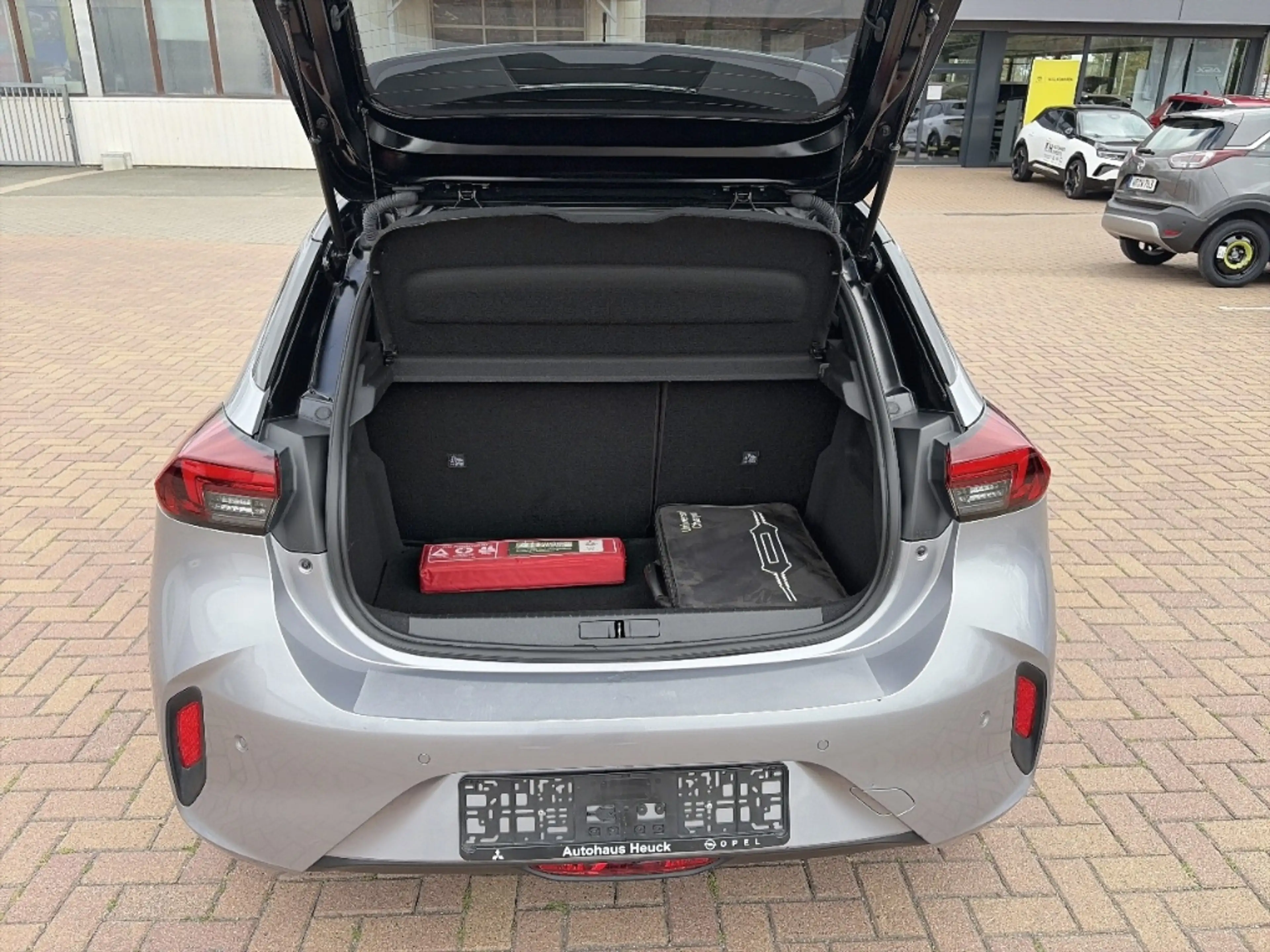 Opel Corsa-e GS 11kW Ultimate Navi Leder Massagesitze Matrix-Li — photo 6