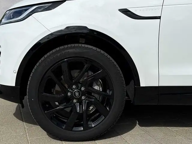Land Rover Discovery view 9