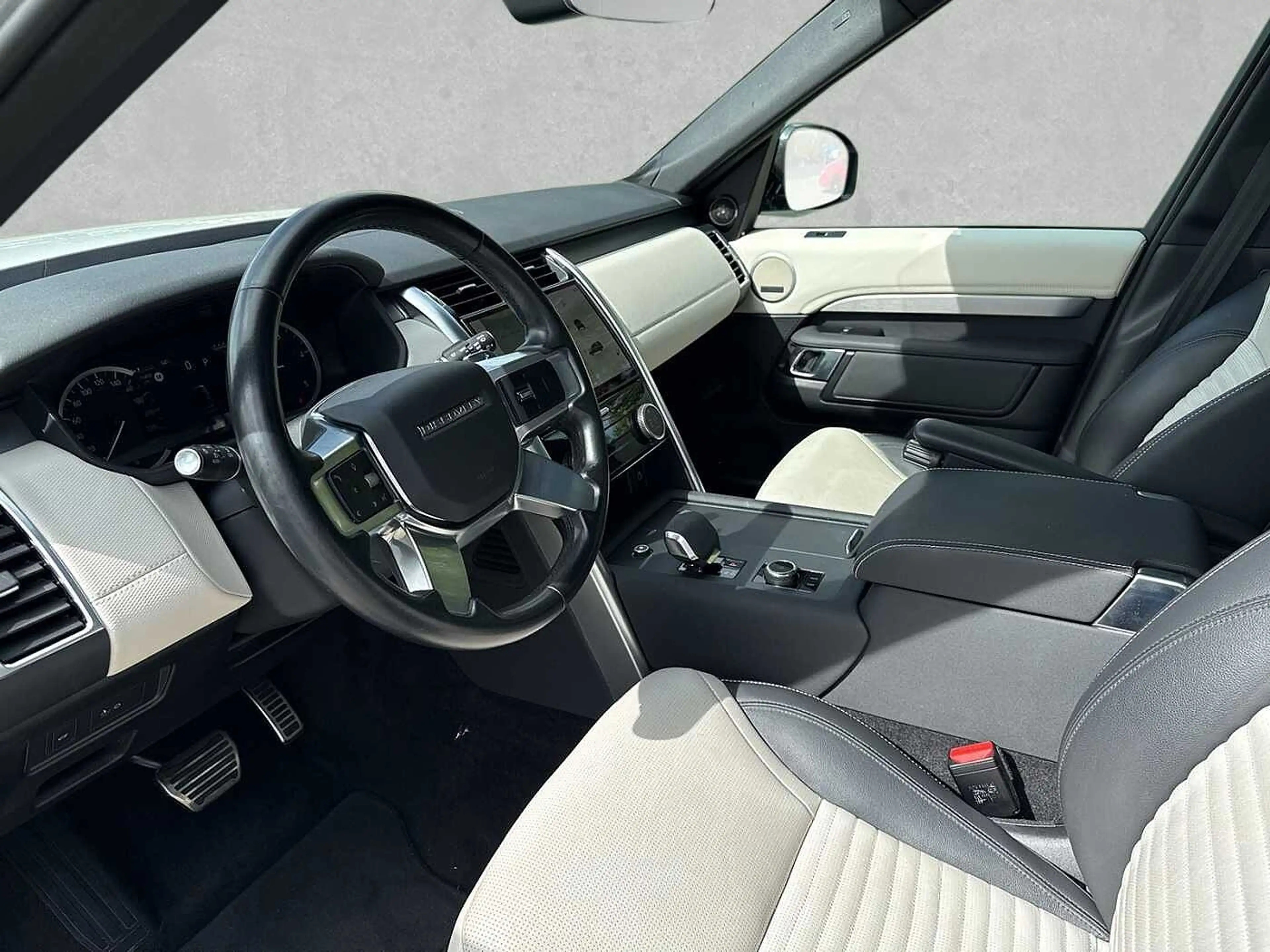 Land Rover Discovery D250 R-Dynamic SE — photo 3