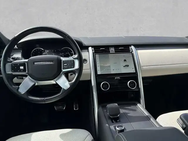 Land Rover Discovery view 4