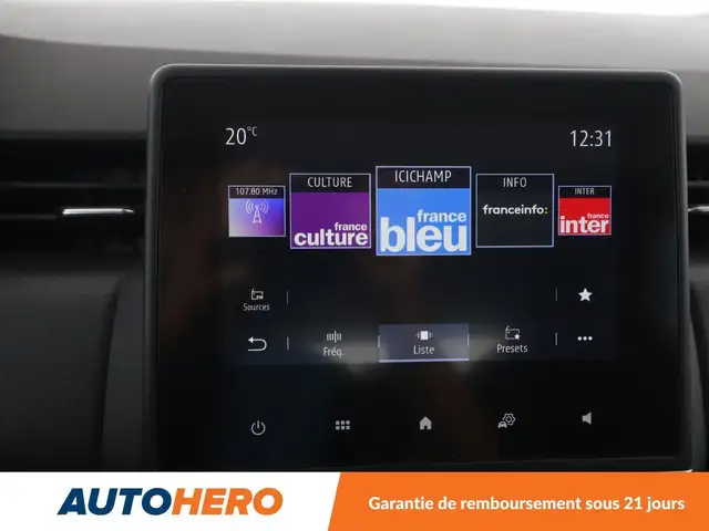 Renault Clio view 22